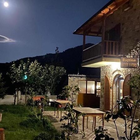Auberge de jeunesse Bujtina Hader Xhebro à Tepelene Extérieur photo