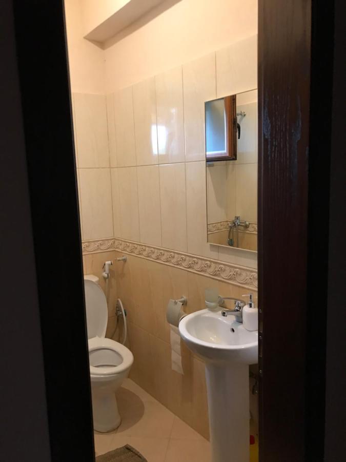 Auberge de jeunesse Bujtina Hader Xhebro à Tepelene Extérieur photo