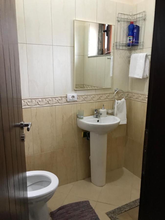 Auberge de jeunesse Bujtina Hader Xhebro à Tepelene Extérieur photo