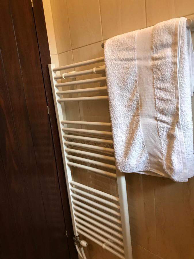 Auberge de jeunesse Bujtina Hader Xhebro à Tepelene Extérieur photo