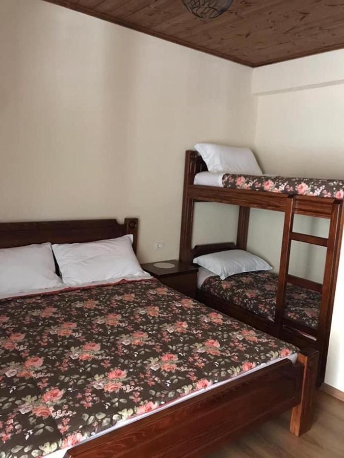 Auberge de jeunesse Bujtina Hader Xhebro à Tepelene Extérieur photo
